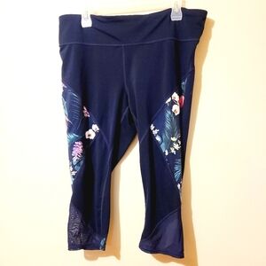 *3 for $30* GapFit Eclipse Navy Floral Cropped Athletic Leggings - Pants - Capri